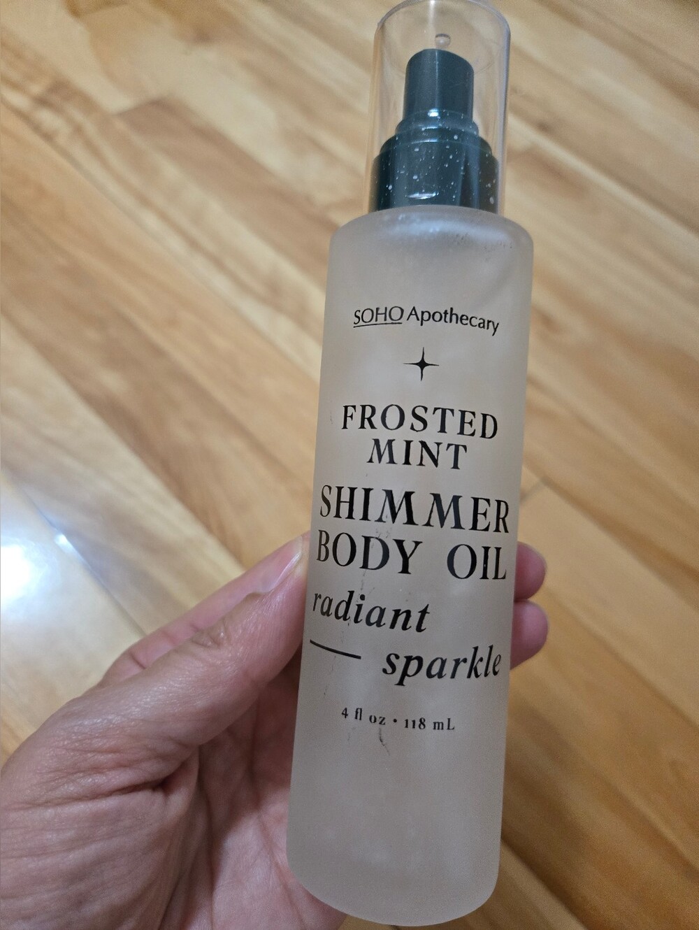 Frosted Mint Shimmer Body Oil - Radiant Sparkle (Clear)